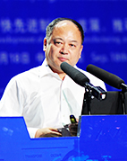 菲尼克斯（ 中國(guó)）投資有限公司戰(zhàn)略運(yùn)作總監(jiān)，菲尼克斯智能戰(zhàn)略推進(jìn)聯(lián)盟秘書(shū)長(zhǎng)楊斌